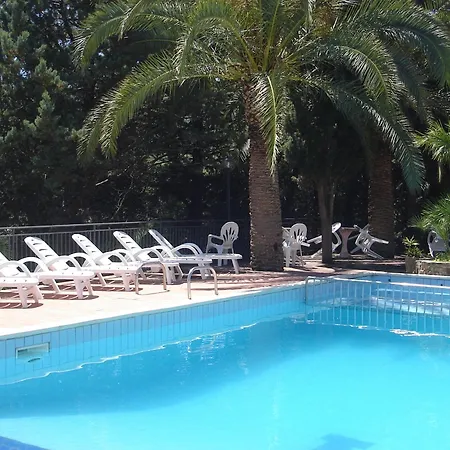 伊登酒店 3* 佩尔迪富莫