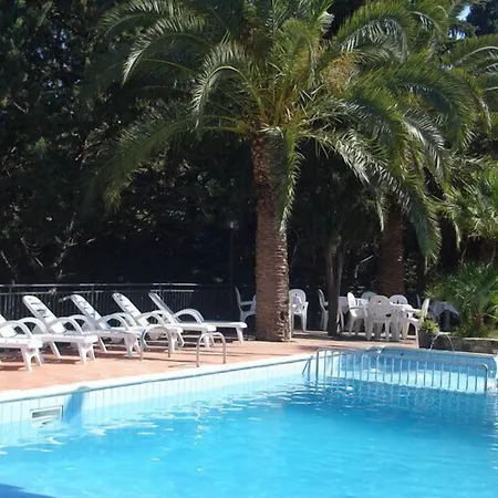 Eden Hotel 3*