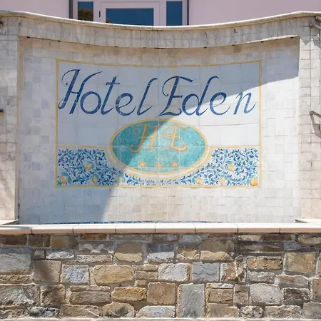 Eden Hotell 3*